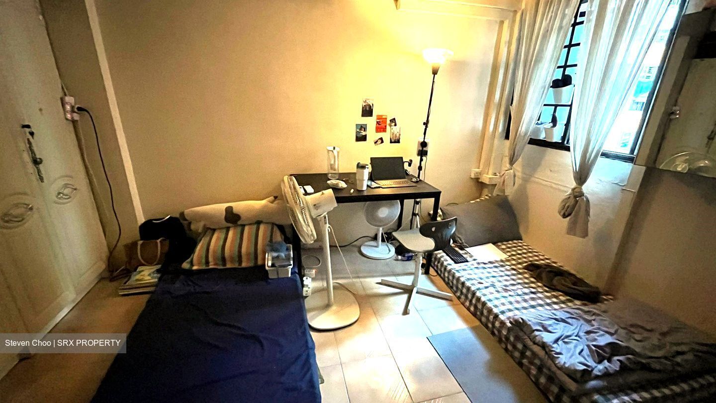 Hougang Avenue 2 (Hougang),  #430270191